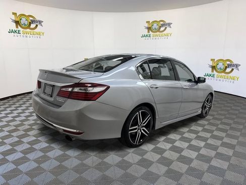 Used 2017 Honda Accord Sport Special Edition image 10