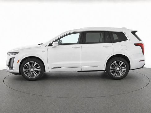 Used 2021 Cadillac XT6 Premium Luxury FWD image 12
