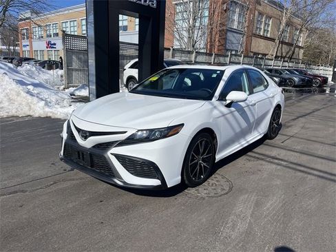 Used 2023 Toyota Camry SE w/ Cold Weather Package image 1