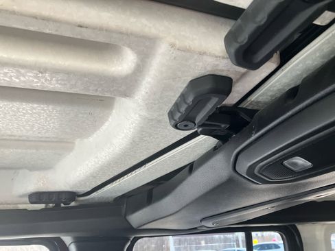 Used 2024 Jeep Wrangler Unlimited Sport image 19