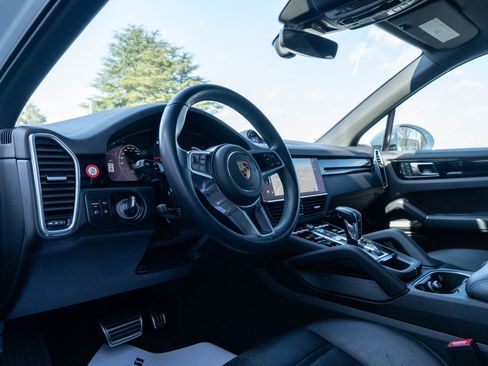Certified 2023 Porsche Cayenne S image 4
