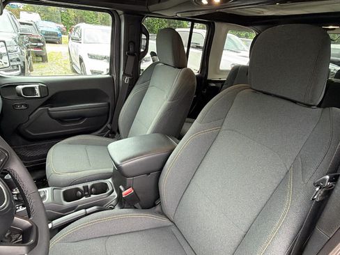 Used 2025 Jeep Wrangler Unlimited Sport S 4xe AWD/4WD image 17