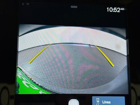 Used 2021 Volvo XC40 T5 Momentum w/ Premium Package image 19