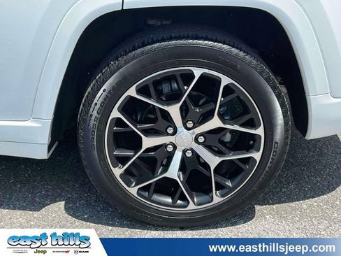 Certified 2023 Jeep Grand Cherokee Summit AWD/4WD image 10