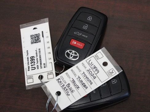Used 2024 Toyota Tundra Platinum w/ TRD Off-Road Package AWD/4WD image 32