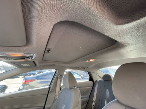 Used 2025 Hyundai Elantra SEL image 29