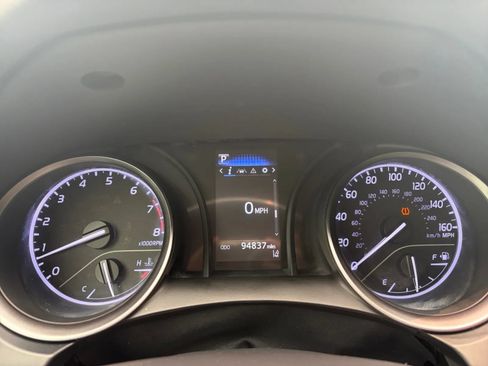 Used 2022 Toyota Camry SE FWD image 29