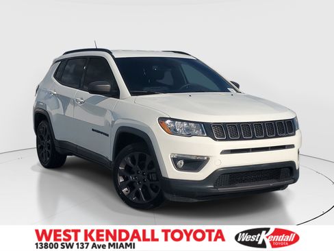 Used 2021 Jeep Compass Latitude FWD image 1