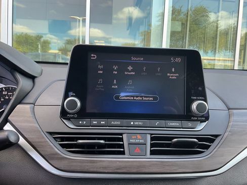 Used 2025 Nissan Altima 2.5 SV FWD image 22