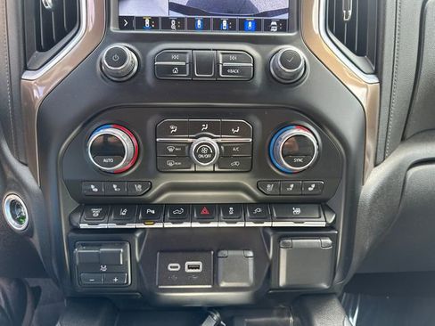 Used 2023 Chevrolet Silverado 2500 High Country AWD/4WD image 39