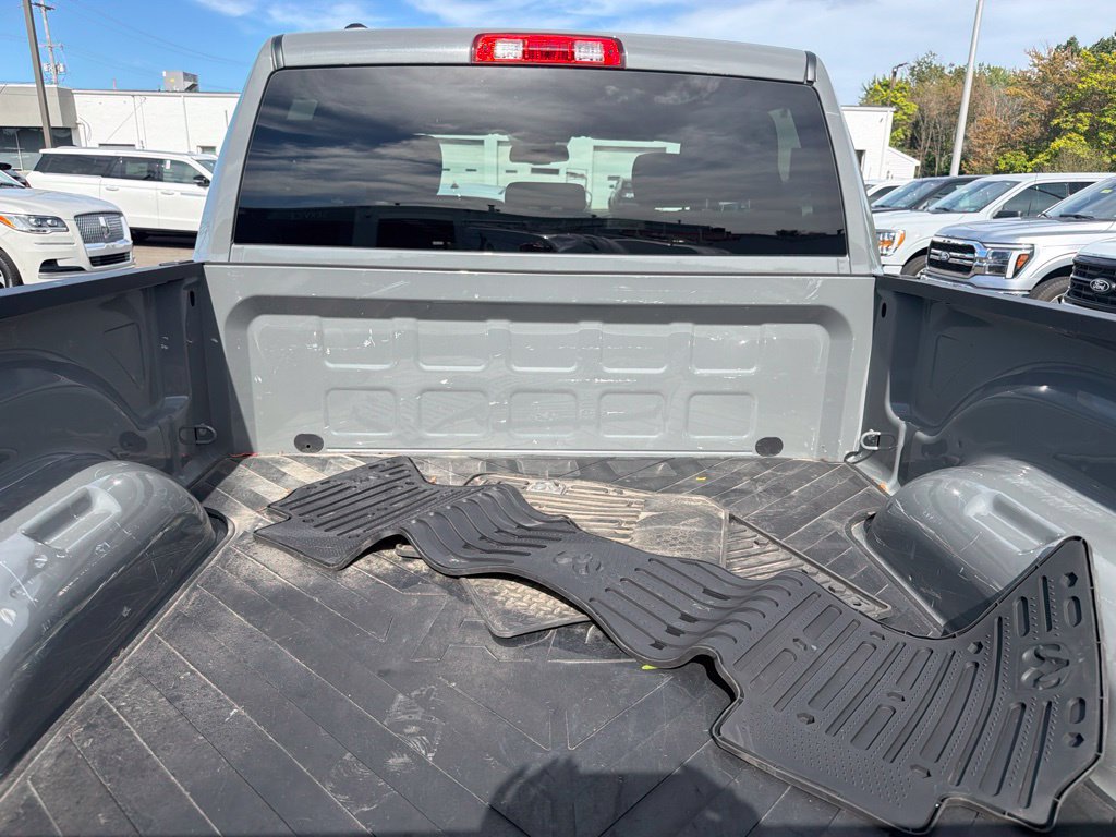Used 2022 RAM 1500 Warlock w/ Ceramic Gray Warlock Package AWD/4WD image 32