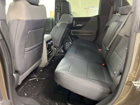 New 2025 GMC Hummer EV 3X image 10