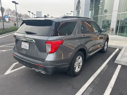 Used 2022 Ford Explorer XLT w/ Equipment Group 202A image 6