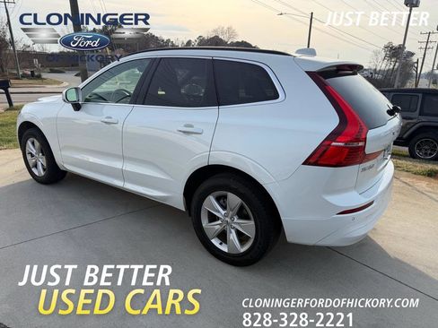 Used 2022 Volvo XC60 B5 Momentum image 5