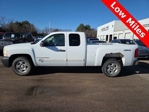 Used 2008 Chevrolet Silverado 1500 LT w/ Power Pack Plus image 2