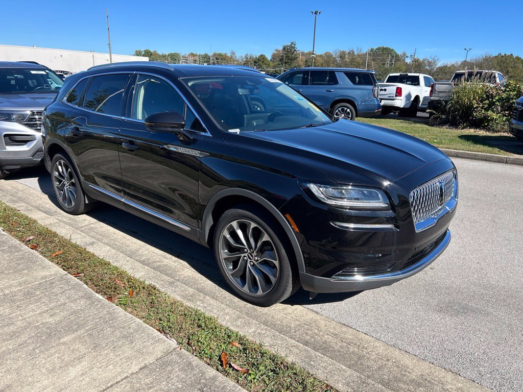 Used 2023 Lincoln Nautilus Reserve w/ Equipment Group 201A AWD/4WD image 2