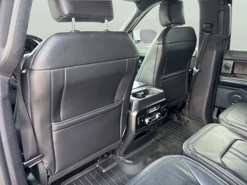 Used 2018 Ford Expedition Max Limited RWD image 14