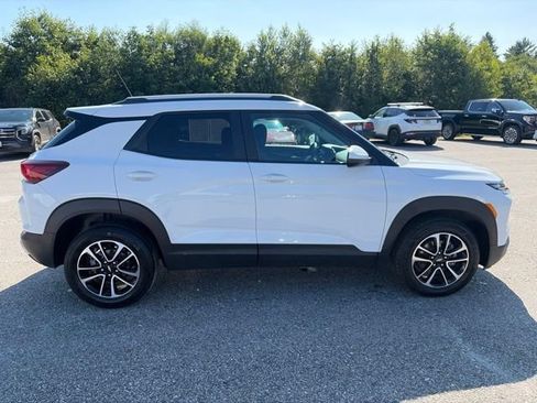 Used 2025 Chevrolet TrailBlazer LT AWD/4WD image 8