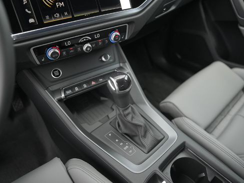 New 2025 Audi Q3 2.0T Premium image 10