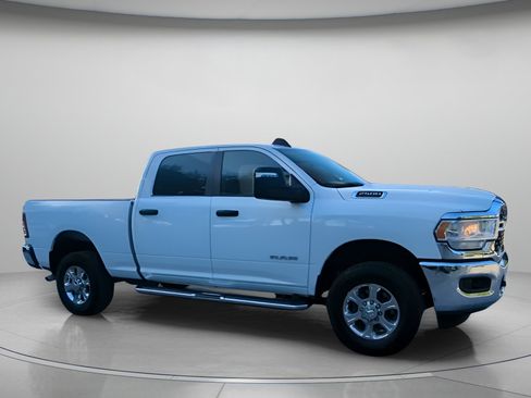 Used 2024 RAM 2500 Big Horn AWD/4WD image 35