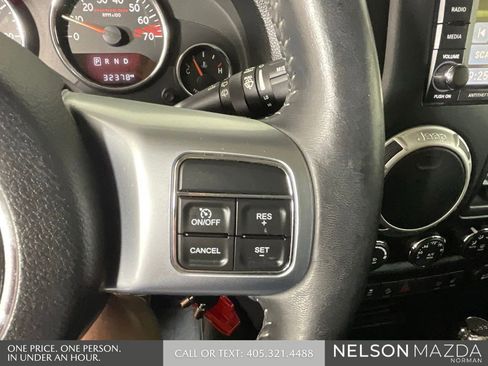 Used 2016 Jeep Wrangler Unlimited Rubicon image 45