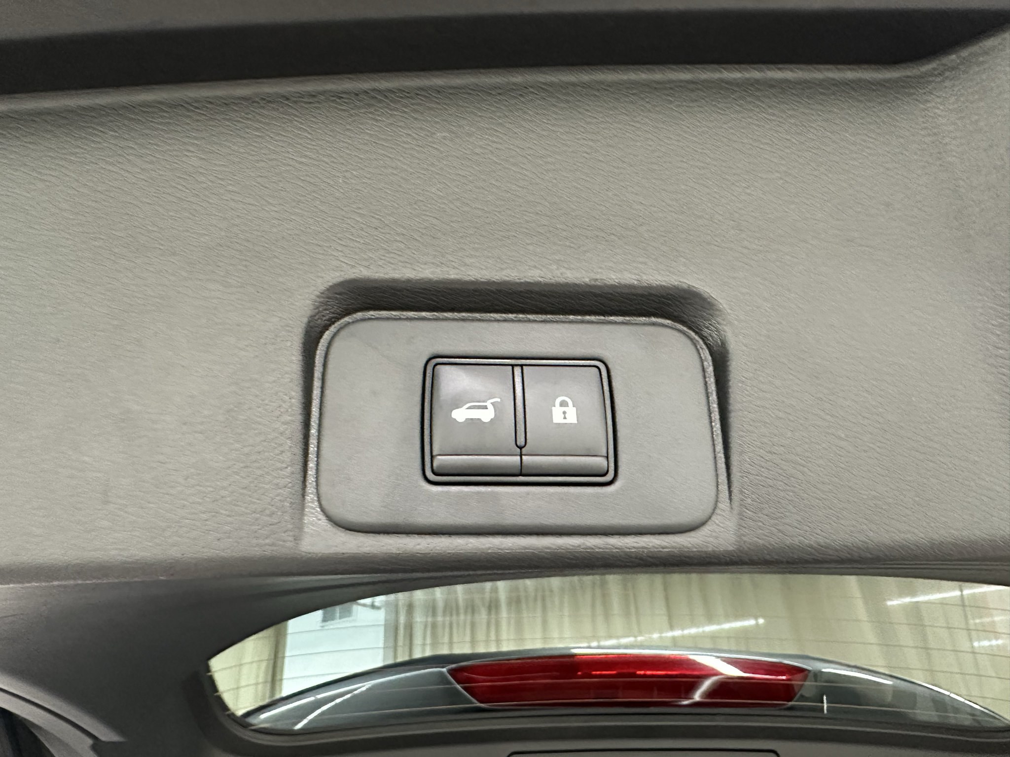 Used 2024 Nissan Rogue SL AWD/4WD image 10