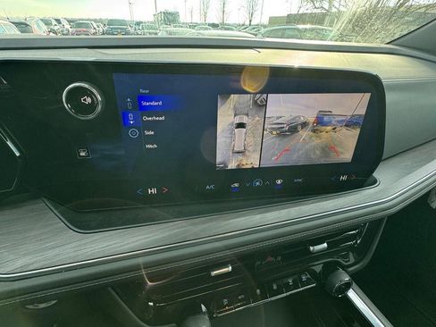 Used 2025 Chevrolet Tahoe LS image 23