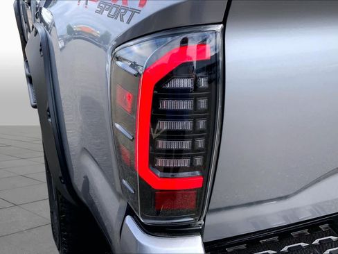 Used 2021 Toyota Tacoma TRD Sport w/ TRD Premium Sport Package AWD/4WD image 25