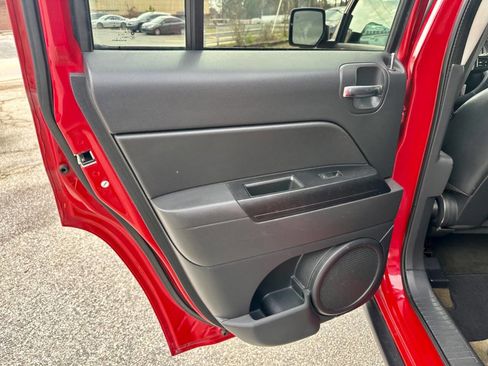 Used 2016 Jeep Patriot Sport w/ Power Value Group image 13