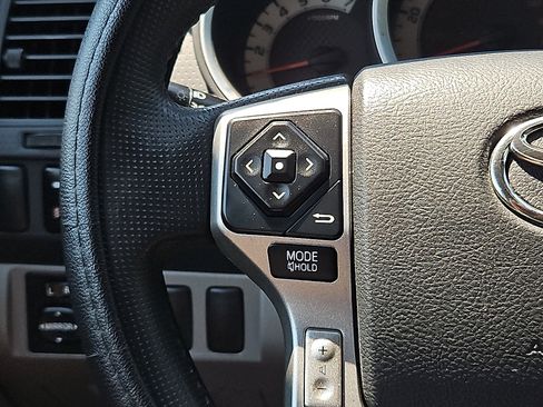Used 2014 Toyota Tacoma PreRunner w/ Convenience Package RWD image 19