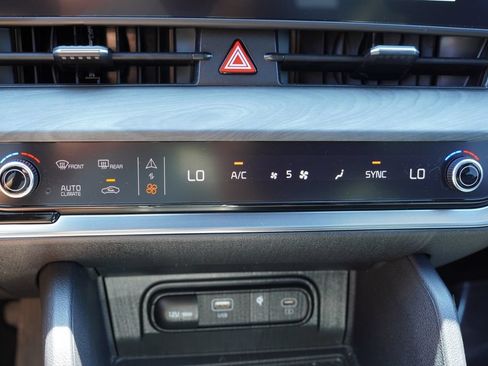 Certified 2024 Kia Sportage X-Line w/ X-Line Premium Package AWD/4WD image 29