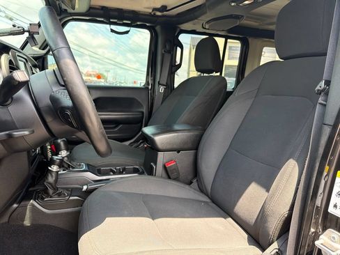 Used 2018 Jeep Wrangler Unlimited Sport AWD/4WD image 26