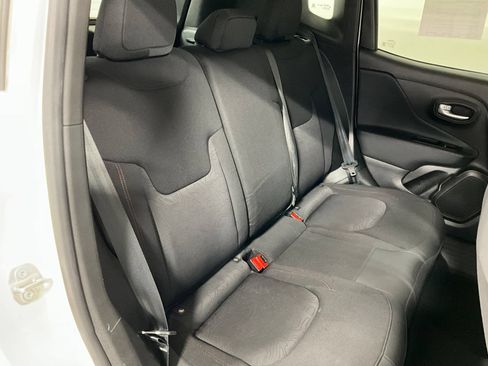 Used 2023 Jeep Renegade Trailhawk AWD/4WD image 25