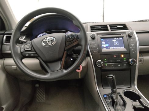 Used 2017 Toyota Camry LE FWD image 22