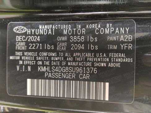 Used 2025 Hyundai Elantra SEL FWD image 33