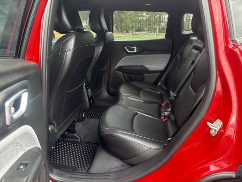 Used 2023 Jeep Compass Latitude AWD/4WD image 11