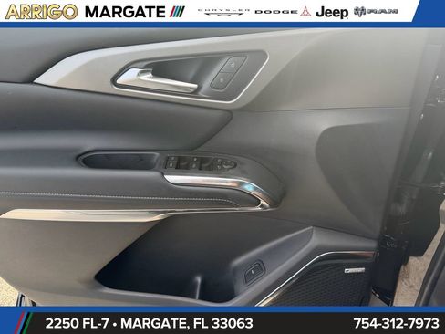 Used 2026 Chevrolet Traverse LT w/ Enhanced Driving Package FWD image 35