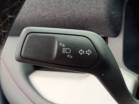 Used 2025 Ford Explorer Active RWD image 34