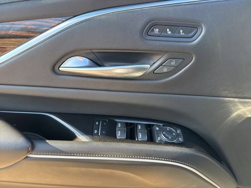 Used 2023 Cadillac Escalade ESV Premium Luxury image 11