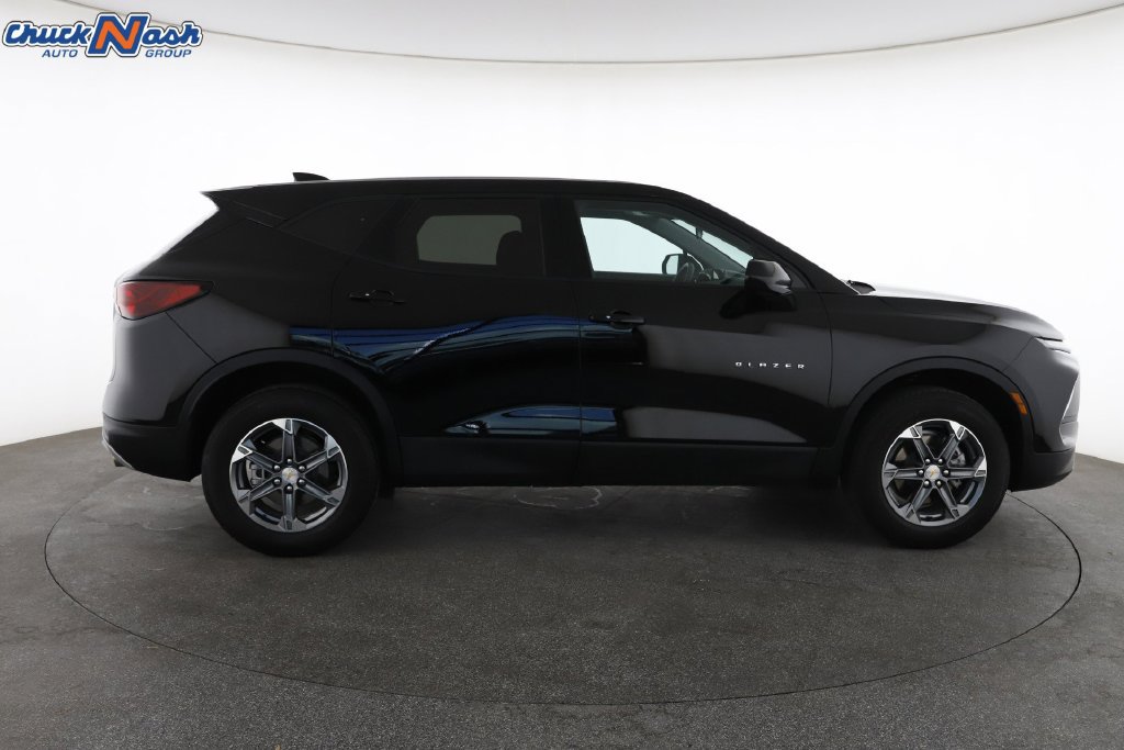 Used 2026 Chevrolet Blazer LT FWD image 13