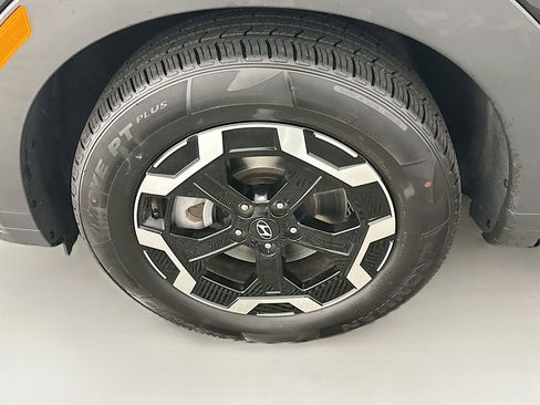 Used 2025 Hyundai Santa Fe SEL image 11