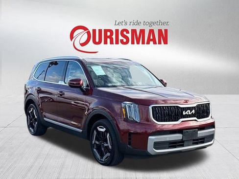 Used 2023 Kia Telluride EX w/ EX Captain's Chair Package image 1