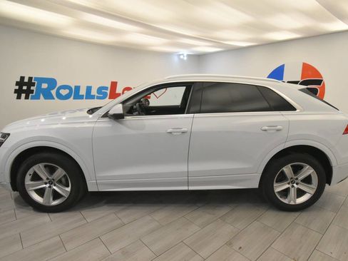 Used 2021 Audi Q8 Premium w/ Convenience Package image 2