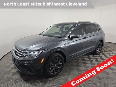 Used 2023 Volkswagen Tiguan SE FWD image 1