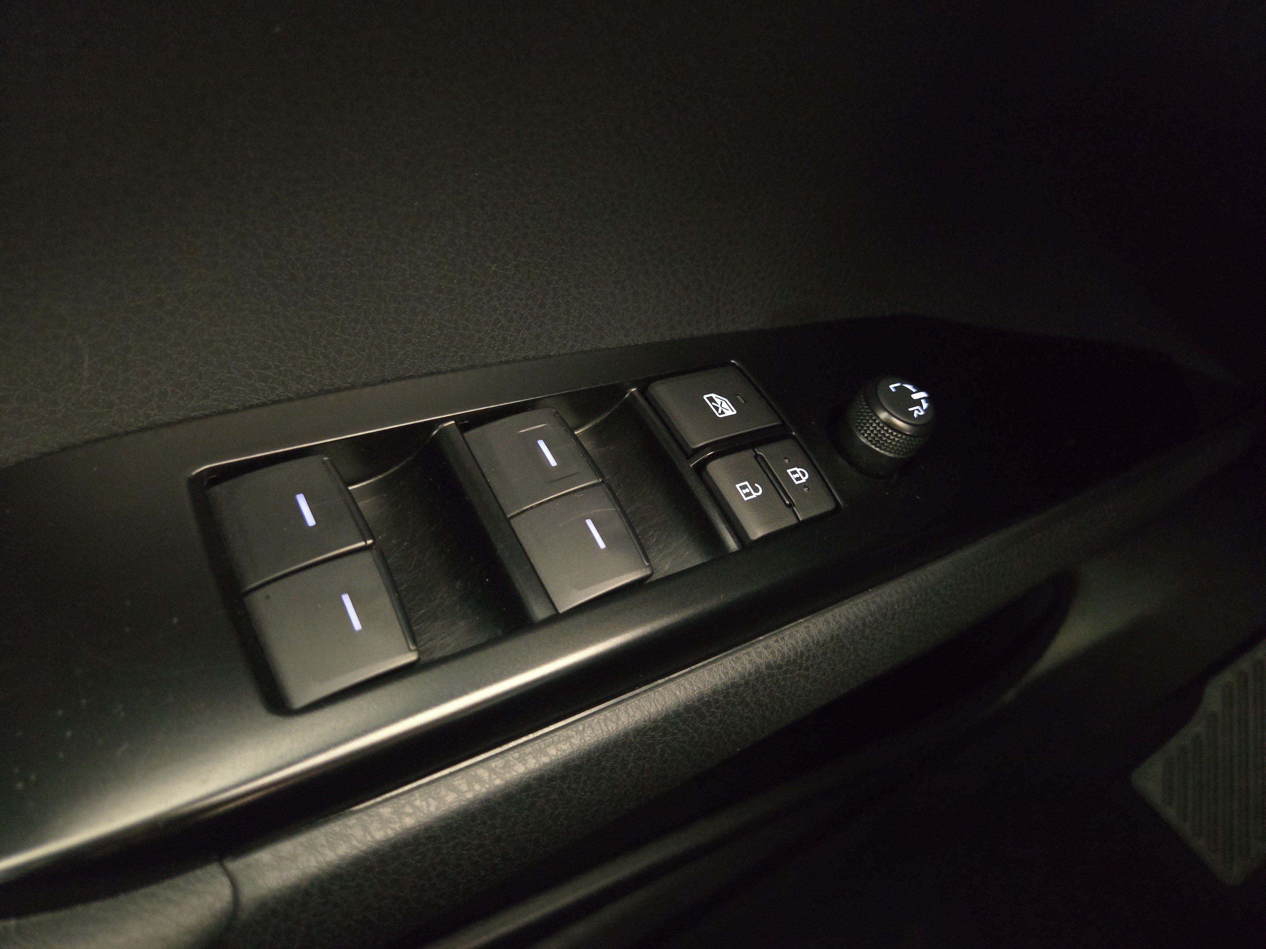 Used 2025 Toyota Camry SE w/ Convenience Package FWD image 26