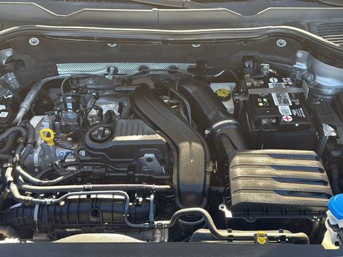 Used 2023 Volkswagen Taos SE image 29