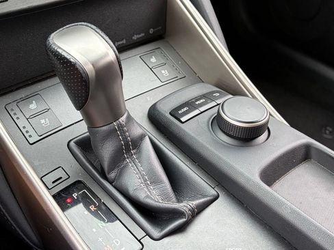Used 2019 Lexus IS 300 F Sport w/ F Sport Package RWD image 8