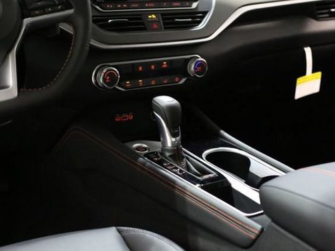 New 2025 Nissan Altima 2.5 SR image 14