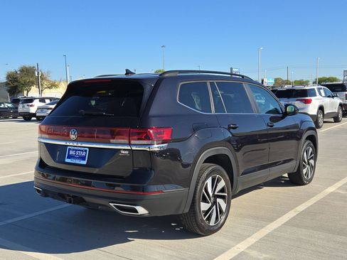Used 2025 Volkswagen Atlas SE image 3