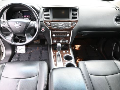 Used 2013 Nissan Pathfinder Platinum image 14